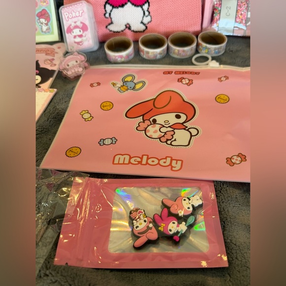 🩷Sanrio My Melody Knit Tote Bag & 20 + Accessories Bundle - Picture 5 of 7